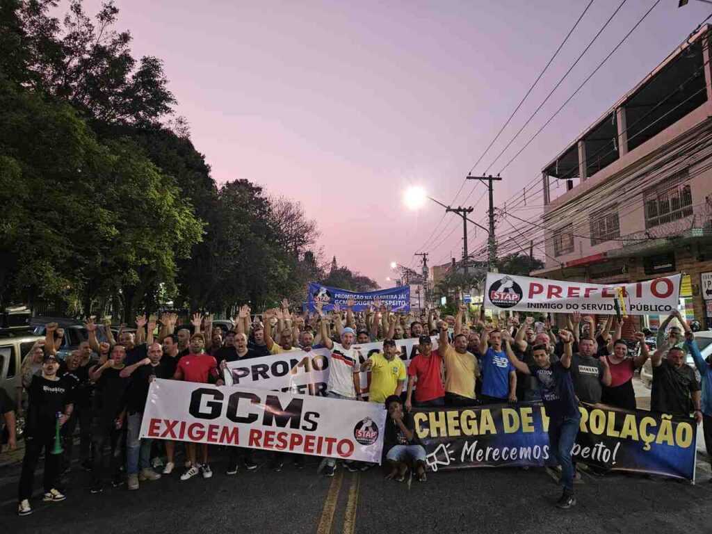 gcms-fazem-protesto-pelas-ruas-da-regiao-central