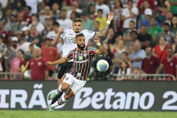 Botafogo vence clássico e afunda o Fluminense antes de jogo no DF botafogo-vence-classico-e-afunda-o-fluminense-antes-de-jogo-no-df
