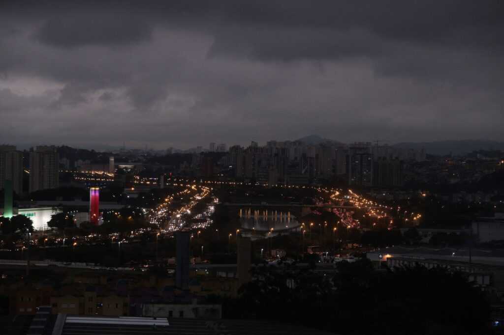 defesa-civil-do-estado-alerta-para-chuvas-e-ventos-intensos-entre-sexta-e-domingo-em-sp