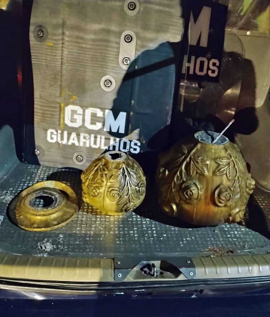 gcm-prende-homem-por-furto-de-pecas-de-bronze-em-cemiterio-no-picanco