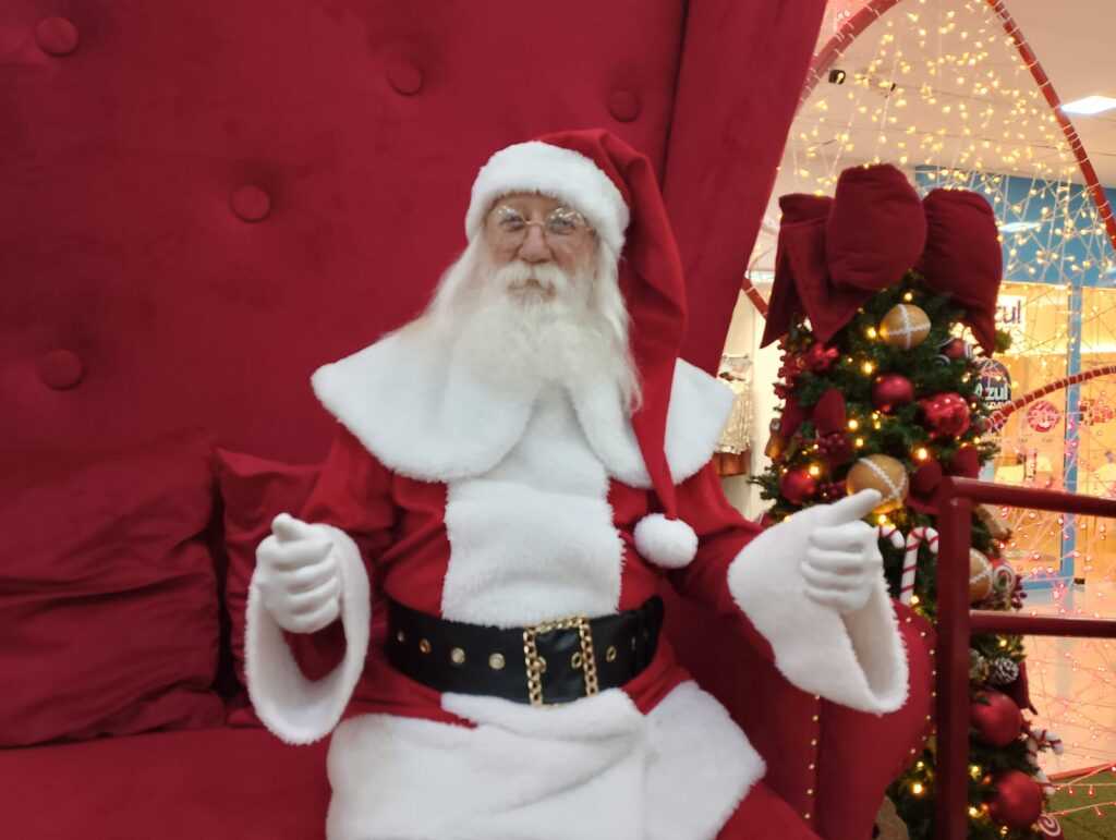 papai-noel-encanta-a-criancada-no-internacional-shopping