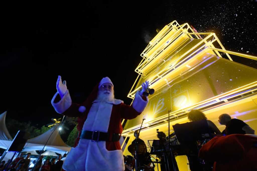 natal-iluminado-no-bosque-maia-tera-shows,-gastronomia-e-parque-de-diversoes