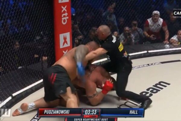 Vídeo: assista ao nocaute que decidiu “luta mais forte do mundo” video:-assista-ao-nocaute-que-decidiu-“luta-mais-forte-do-mundo”