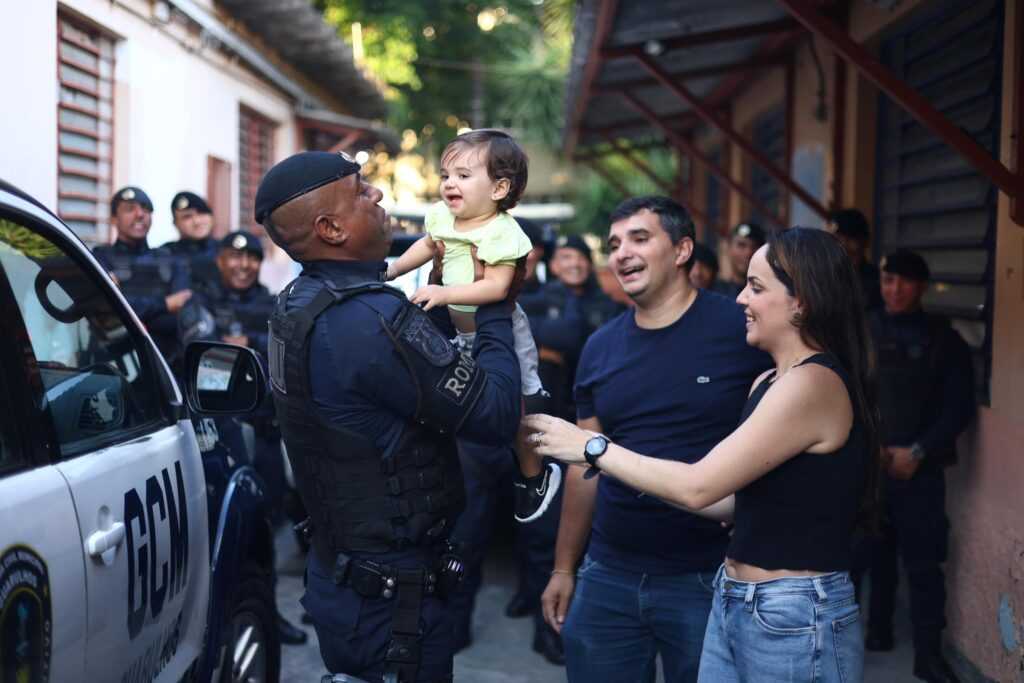 gcm-de-guarulhos-realiza-resgate-heroico-e-salva-bebe-engasgada