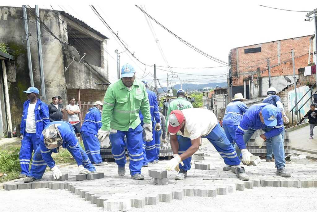 projeto-mao-na-massa-inicia-pavimentacao-de-rua-na-ponte-alta-e-beneficia-70-familias