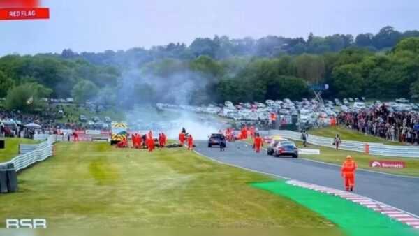 acidente-com-11-motos-deixa-dois-pilotos-mortos-em-corrida