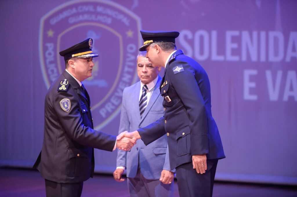 gcm-realiza-solenidade-de-passagem-de-comando-e-valorizacao-profissional-no-adamastor