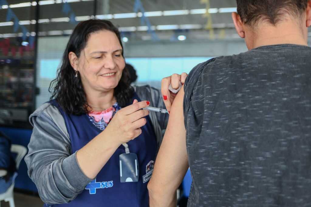 saude-abre-duas-ubs-e-leva-vacinacao-para-supermercados-de-guarulhos-neste-sabado