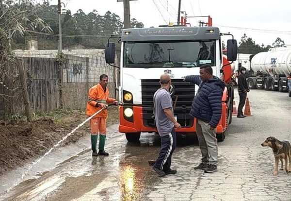 Prefeitura promove serviços de zeladoria na estrada Albino Martello prefeitura-promove-servicos-de-zeladoria-na-estrada-albino-martello