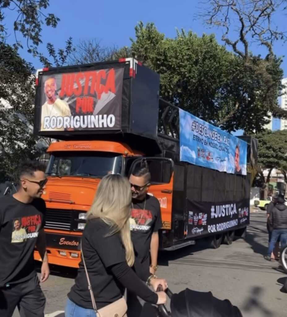 Na Paulo Faccini, familiares e amigos exigem justiça por empresário morto a tiros em Guarulhos na-paulo-faccini,-familiares-e-amigos-cobram-justica-por-empresario-morto-a-tiros-em-guarulhos