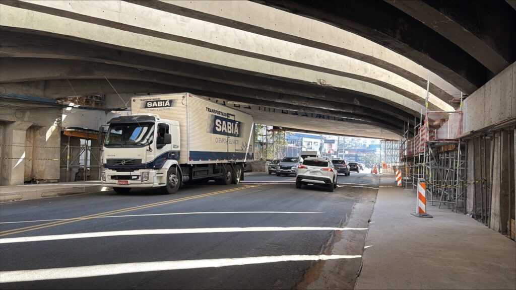 obras-voltam-a-bloquear-a-avenida-guarulhos;-veja-programacao