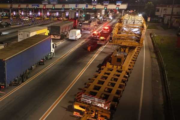 Carreta gigante com transformador deve voltar a circular através da Dutra quinta-feira agora carreta-gigante-com-transformador-deve-voltar-a-circular-pela-dutra-nesta-quinta-feira