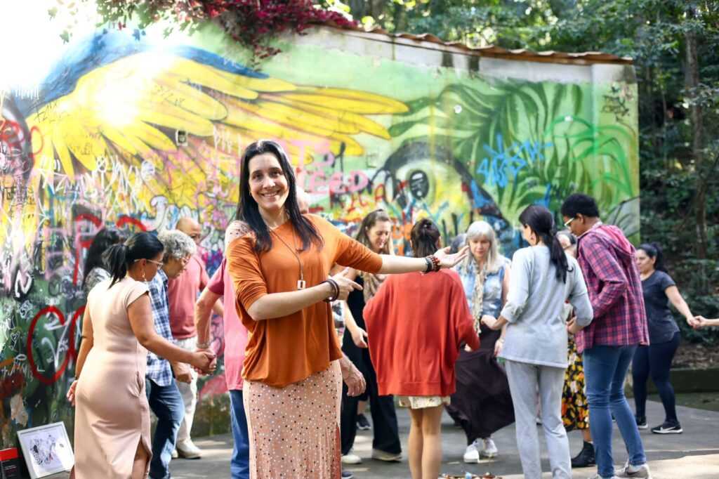 bosque-maia-recebe-oficina-de-dancas-circulares-neste-domingo