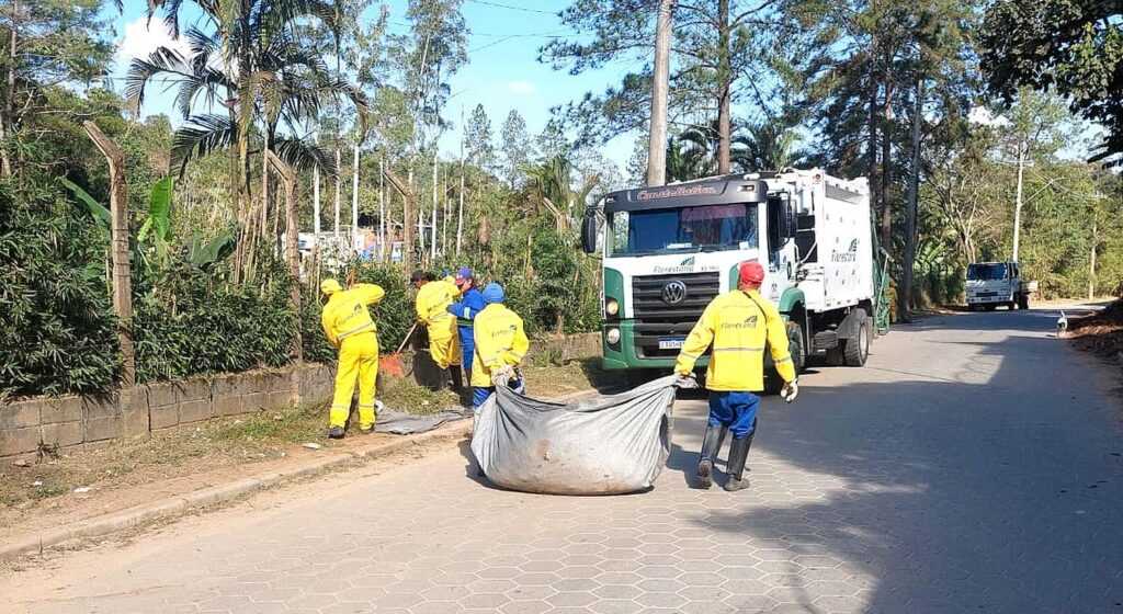 Prefeitura promove mutirão de zeladoria no Água Azul e no Jardim São João prefeitura-promove-mutirao-de-zeladoria-no-agua-azul-e-no-jardim-sao-joao
