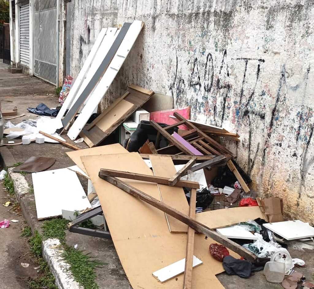 prefeitura-remove-descartes-irregulares-em-cumbica-e-mais-seis-bairros-nesta-terca-feira