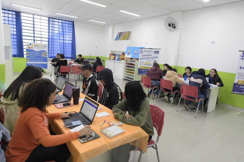 feira-do-estudante-de-guarulhos-tera-mais-de-5-mil-vagas-de-estagios-remunerados