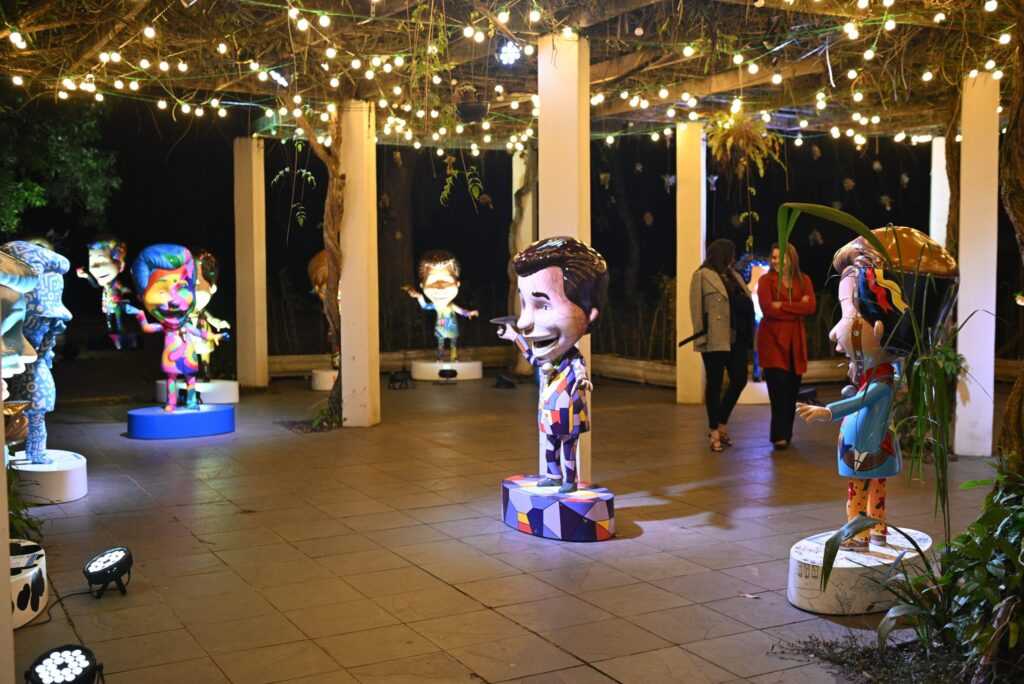 silvio-santos-ganha-homenagem-artistica-com-45-esculturas-no-jardim-botanico-de-sao-paulo