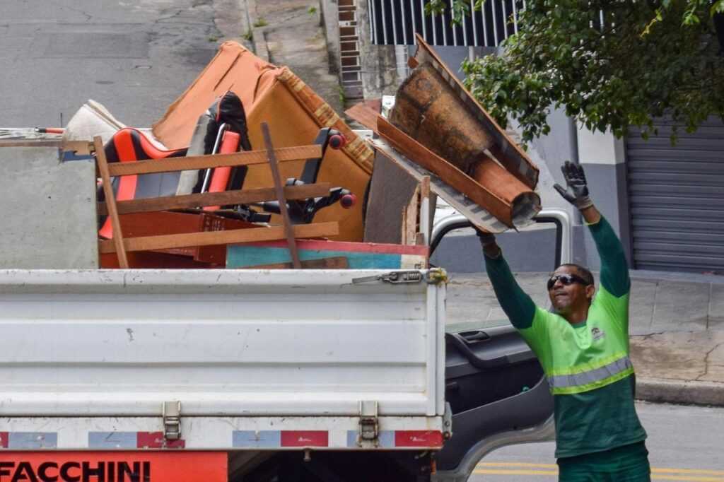cata-tralha-atende-jardim-santa-mena-e-jardim-flor-da-montanha-neste-fim-de-semana