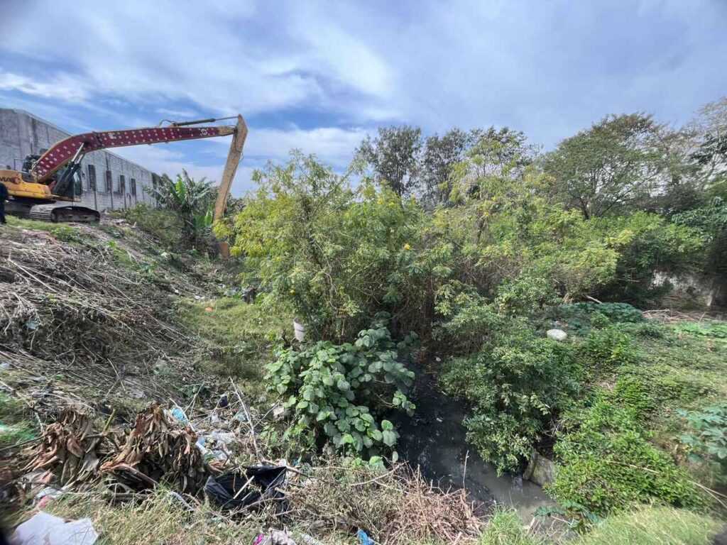 prefeitura-realiza-desassoreamento-de-corregos-em-cumbica-e-no-cocaia