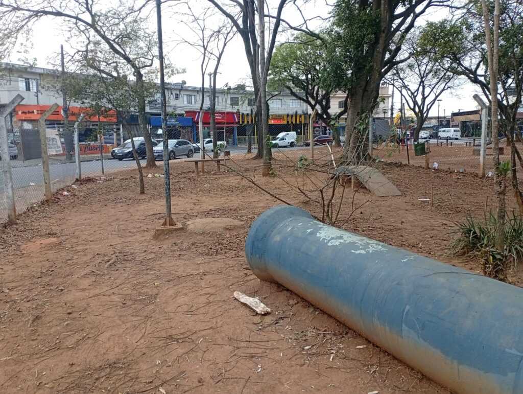 pet-park-adotado-esta-mal-cuidado-no-jardim-bela-vista