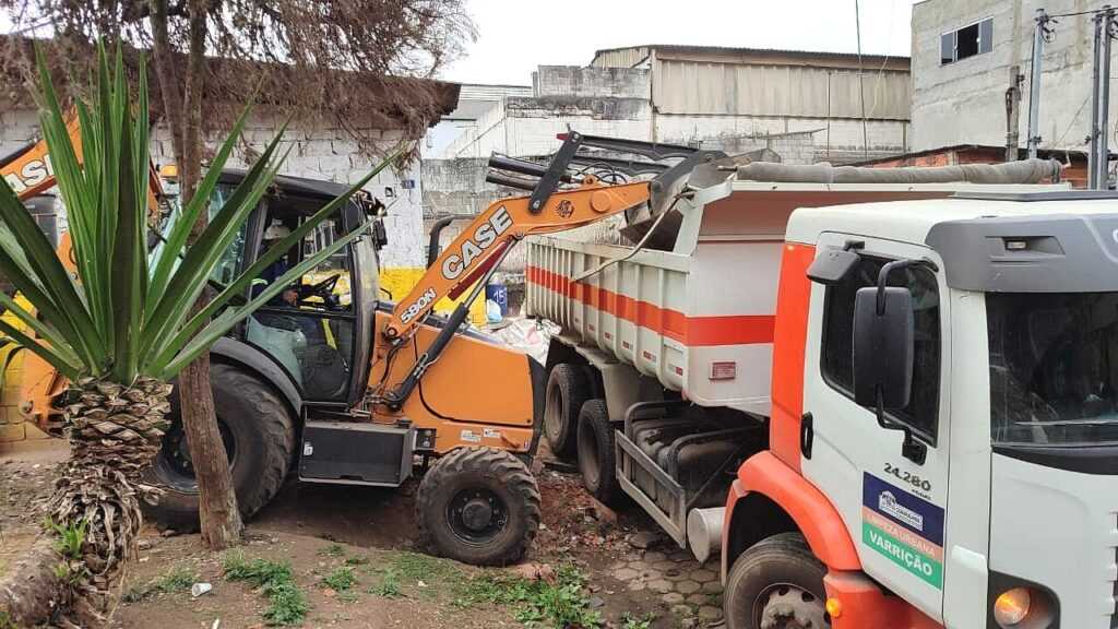 prefeitura-de-guarulhos-remove-85-toneladas-de-descarte-irregular-na-vila-paraiso