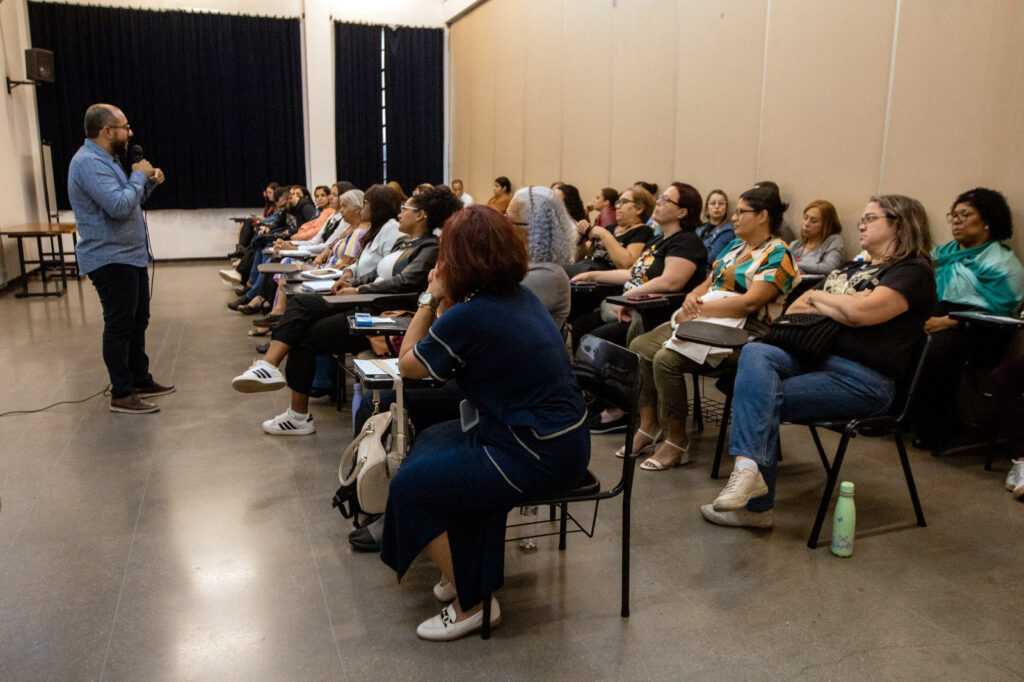 semana-da-educacao-linguistica-destaca-a-pluralidade-na-formacao-da-lingua-portuguesa