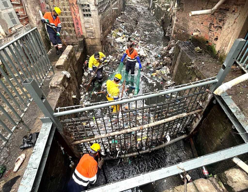 Prefeitura promove limpeza de travessias depois de temporal prefeitura-promove-limpeza-de-travessias-apos-temporal