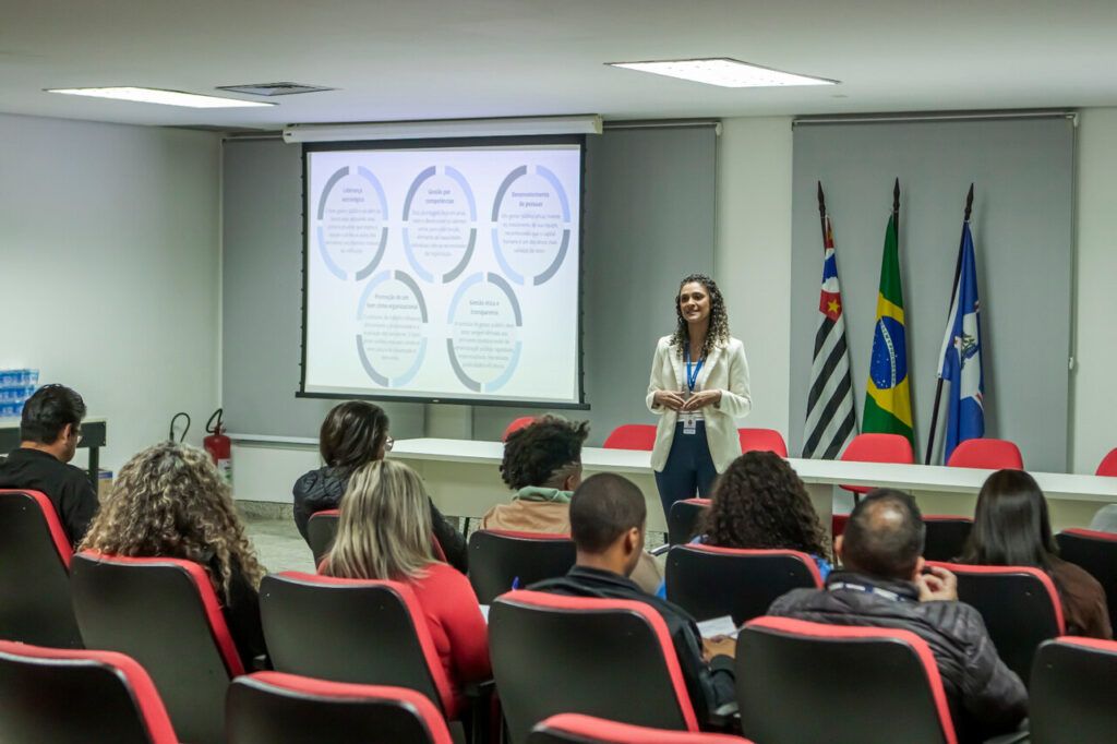 educacao-promove-encontro-formativo-para-gestores-e-chefias-da-rede-municipal