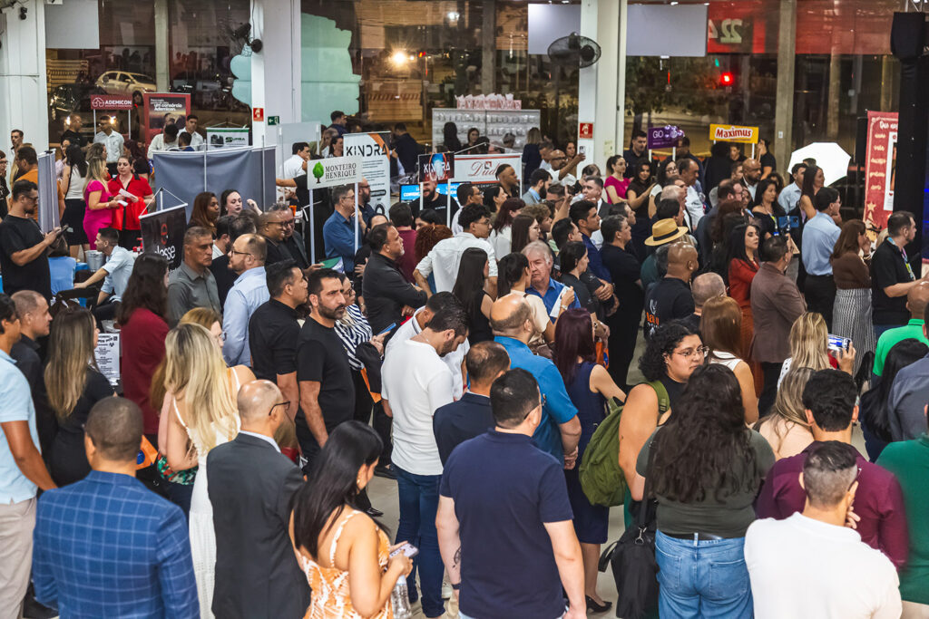 ultimo-cafe-com-negocios-da-ace-em-2025-reune-milhares-de-empresarios