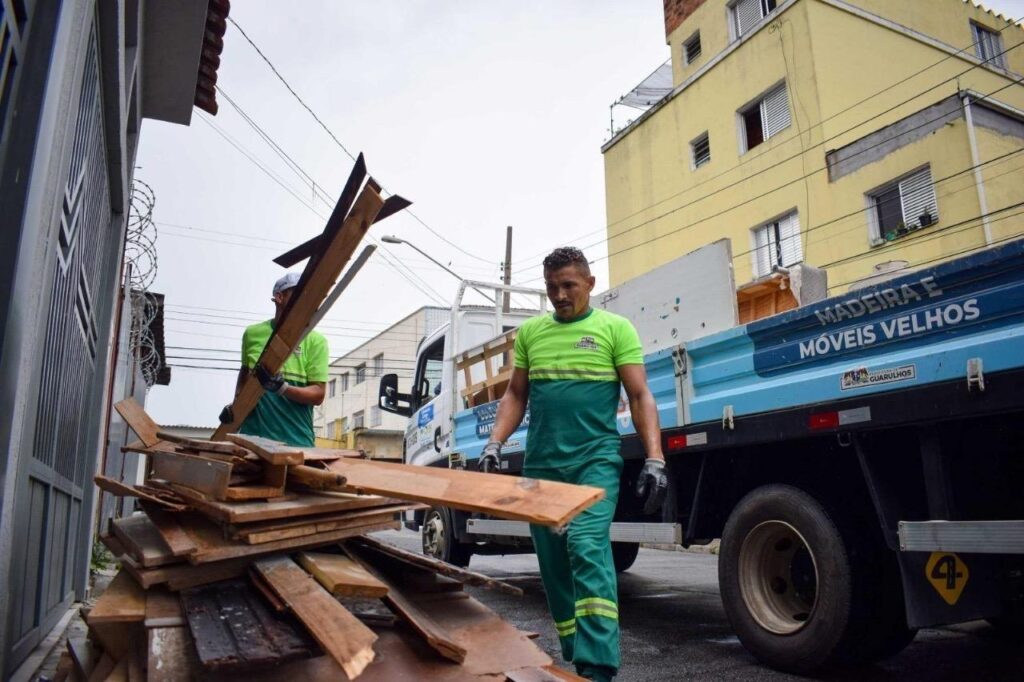 cata-tralha-atende-chacara-cabucu-e-mais-6-bairros-no-final-de-semana