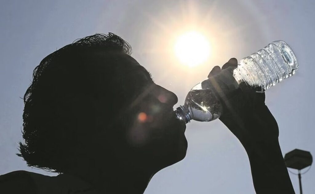 proliferacao-de-microbios-em-garrafas-de-agua-alerta-para-importancia-da-higienizacao-diaria