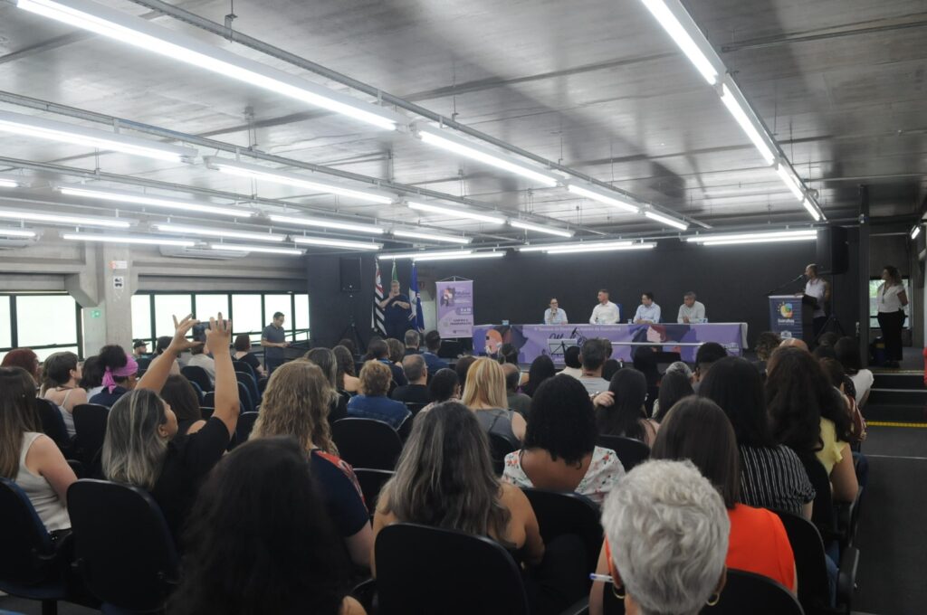publico-de-mais-de-100-pessoas-participa-da-abertura-da-semana-de-direitos-humanos-2025