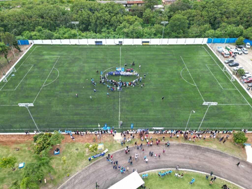 prefeitura-de-guarulhos-entrega-novo-campo-com-gramado-sintetico-na-arena-ponte-grande