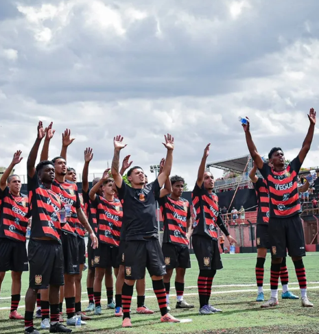 Flamengo de Guarulhos vence Vitória e avança como chefe na Copinha flamengo-de-guarulhos-vence-vitoria-e-avanca-como-lider-na-copinha