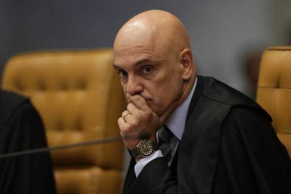 moraes-determina-transferencia-de-bolsonaro-para-papudinha
