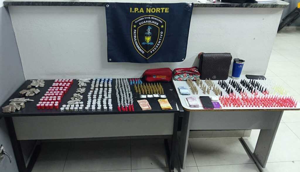 GCM de Guarulhos prende dois traficantes e apreende 2,5 kg de drogas no Gopoúva e Jardim Álamo gcm-de-guarulhos-prende-dois-traficantes-e-apreende-2,5-kg-de-drogas-no-gopouva-e-jardim-alamo