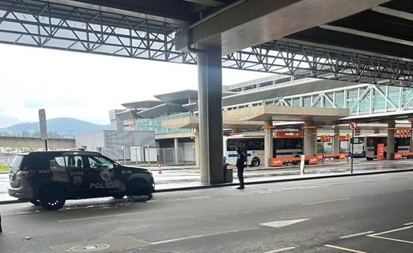 Alerta de bomba mobiliza operação de segurança no Terminal 3 do Aeroporto de Guarulhos alerta-de-bomba-mobiliza-operacao-de-seguranca-no-terminal-3-do-aeroporto-de-guarulhos