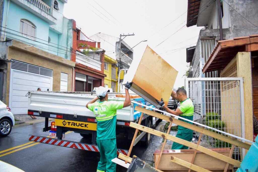 cata-tralha-atende-conjunto-marcos-freire-e-mais-nove-bairros-no-fim-de-semana