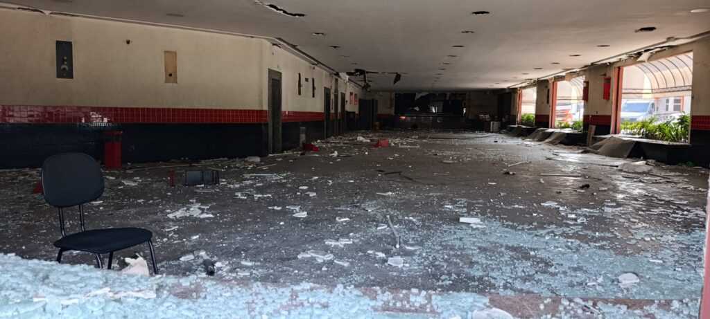 depredacoes-e-invasoes-na-vila-endres-assustam-moradores-e-comerciantes