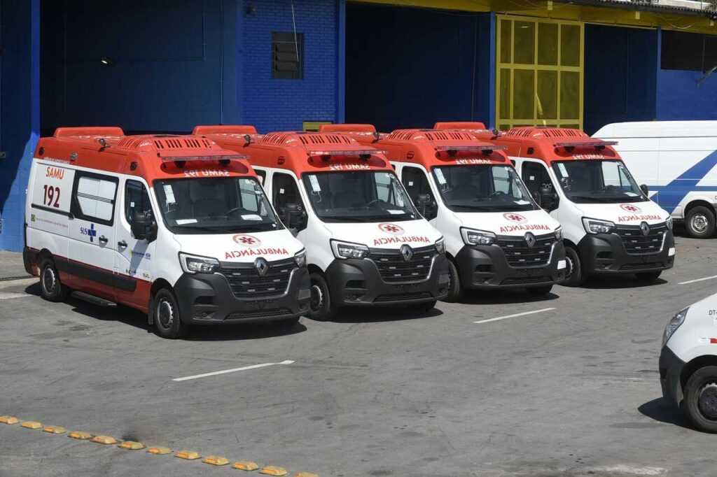 Guarulhos entrega quatro novas ambulâncias para o Samu guarulhos-entrega-quatro-novas-ambulancias-para-o-samu
