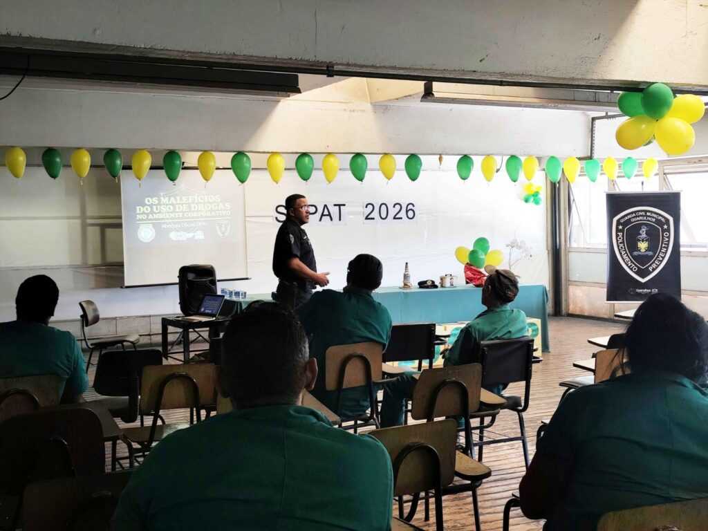 gcm-ministra-palestra-contra-as-drogas-em-sipat-de-empresa-em-cumbica