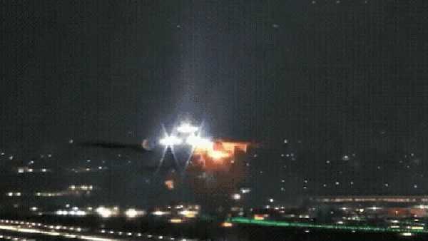 motor-explode-durante-decolagem-em-guarulhos-e-aviao-faz-pouso-de-emergencia;-tragedia-e-evitada
