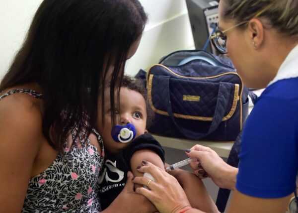 Guarulhos aplica mais de 11,5 mil doses no Dia D da vacinação contra a influenza guarulhos-aplica-mais-de-11,5-mil-doses-no-dia-d-da-vacinacao-contra-a-influenza
