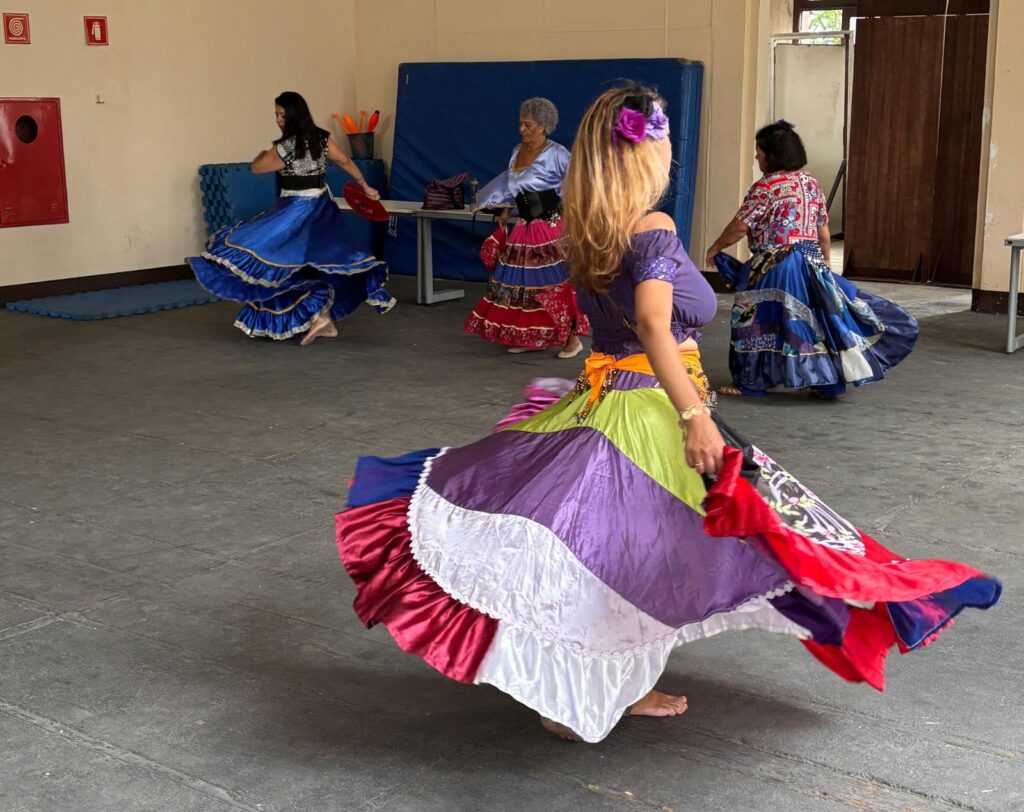 Teatro Padre Bento reúne público para estreia do Sarau Cigano teatro-padre-bento-reune-publico-para-estreia-do-sarau-cigano