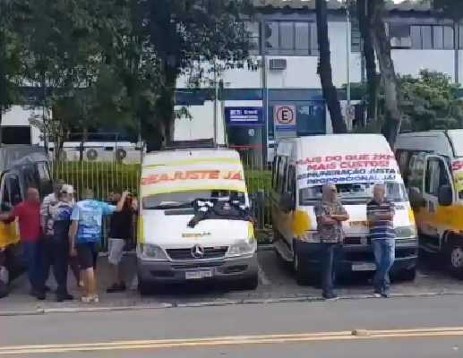 Transporte escolar de Guarulhos promete greve a contar de segunda-feira transporte-escolar-de-guarulhos-promete-greve-a-partir-de-segunda-feira