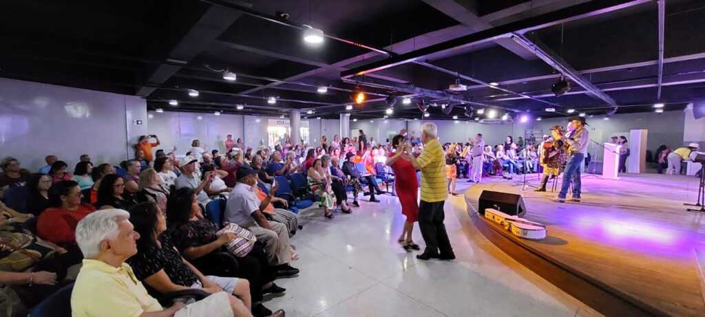 cafe-moda-e-viola-leva-expoentes-da-musica-sertaneja-raiz-ao-ceu-ponte-alta-no-domingo