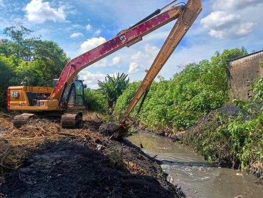 prefeitura-promove-desassoreamento-de-valas-de-drenagem-na-regiao-do-jardim-sao-joao