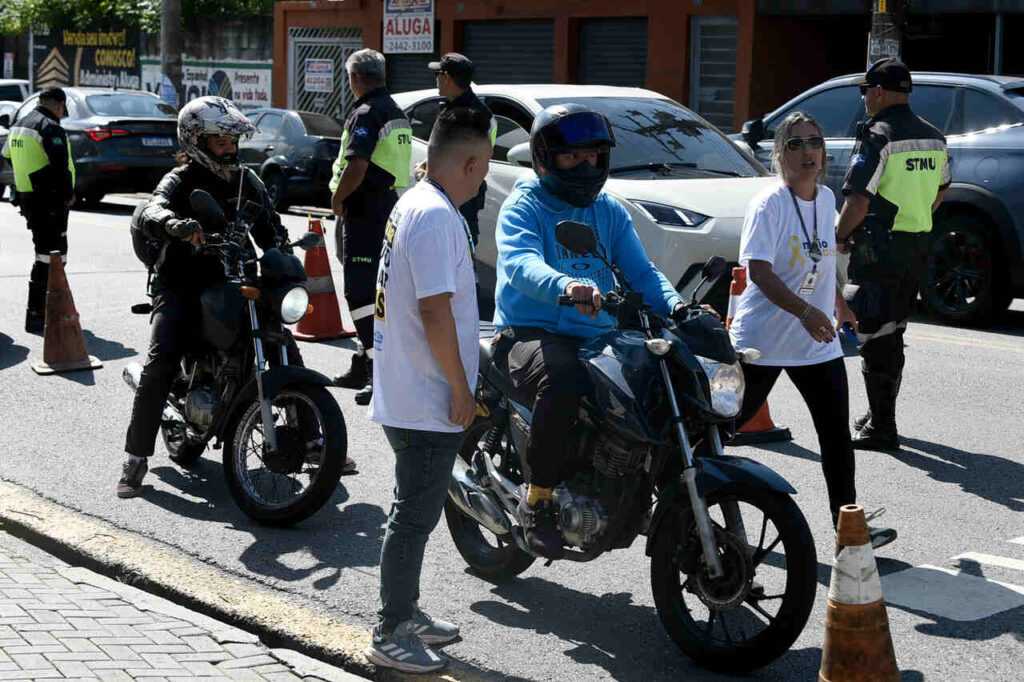 guarulhos-abre-maio-amarelo-com-acao-para-motociclistas-no-espaco-motoboy