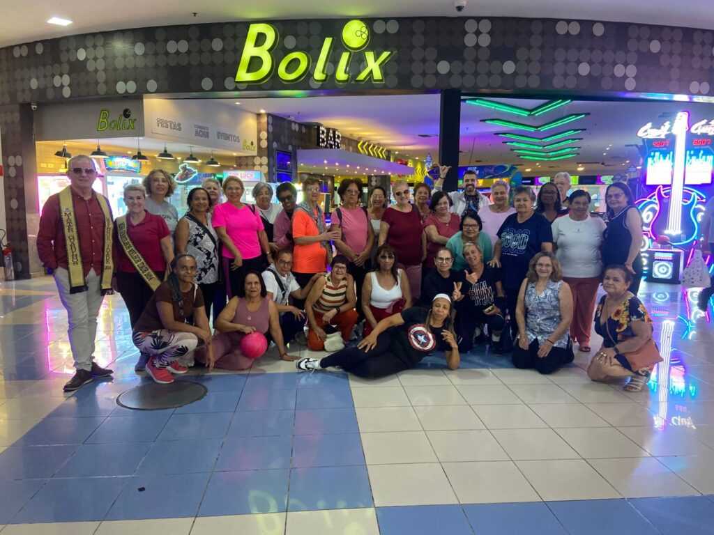 Reencontro de idosos de Guarulhos no Boliche é registrado por emissora de TV de Jacareí reencontro-de-idosos-de-guarulhos-no-boliche-e-registrado-por-emissora-de-tv-de-jacarei