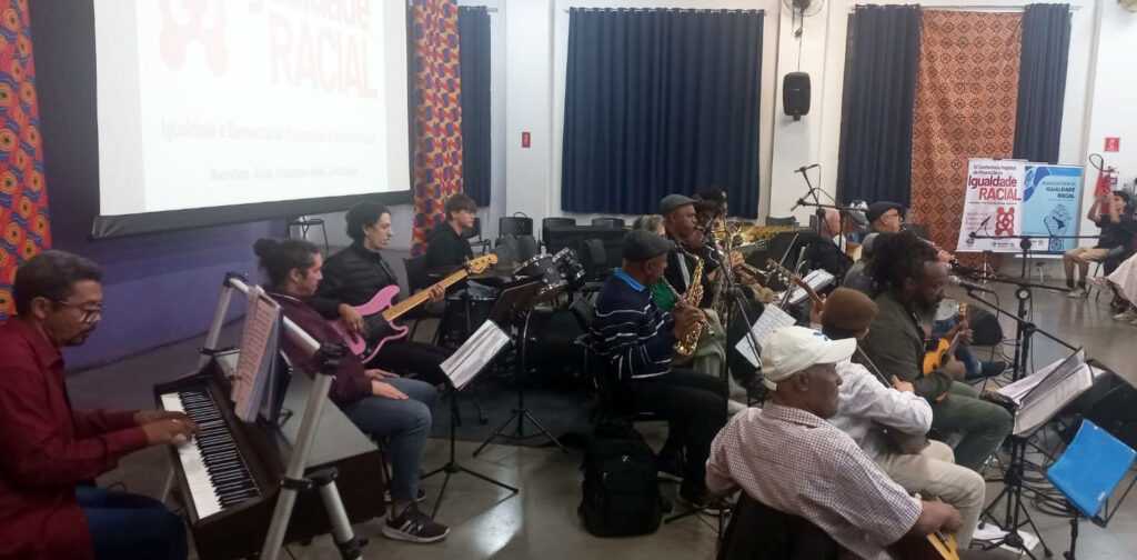 conservatorio-municipal-de-artes-apresenta-noite-de-samba-e-choro-no-teatro-adamastor-no-dia-29